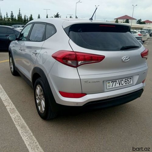Hyundai Tucson: 1.7 l | 2016 il 