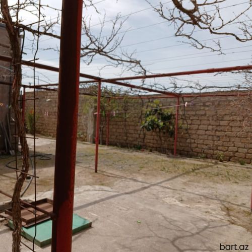 Buzovnada 5 otaqlı ev satılır