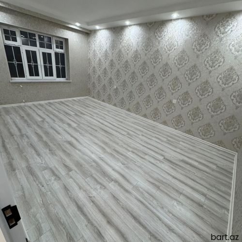 Corat qəs-də 5 otaqli həyət evi satilir.