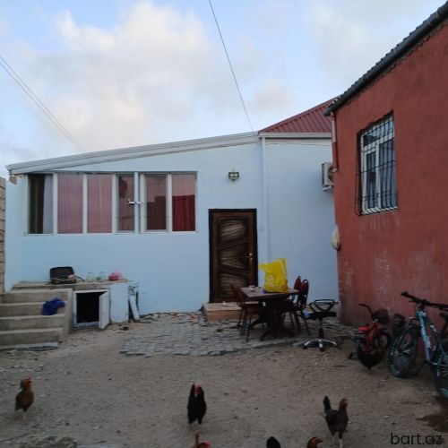 Albalıda həyət evi satılır