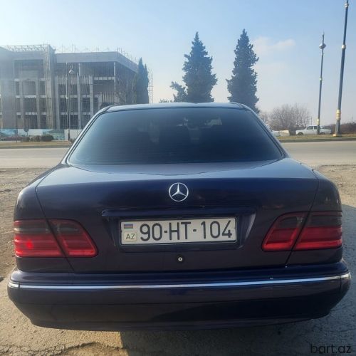Mercedes-Benz E 280: 2.8 l | 1999 il