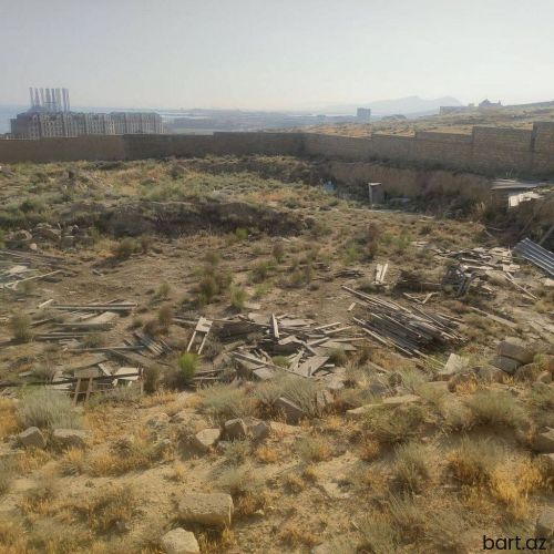 Səbail rayonunda 12 sot torpaq sahəsi satilir.