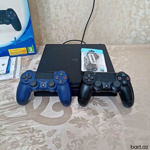  PlayStation 4 Slim