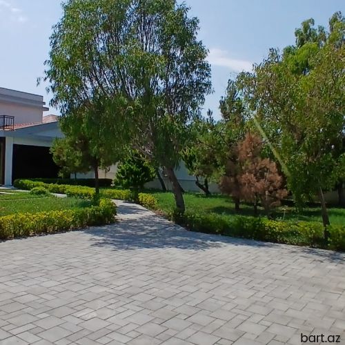 Mərdəkan-Şüvəlan yolunda 6 otaqlı bağ evi satılır