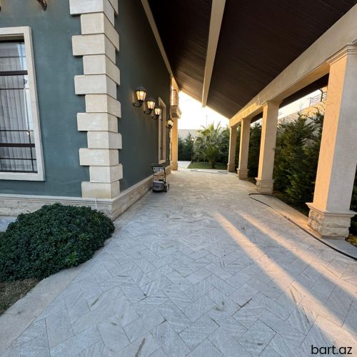 Şağanda 6 otaqlı 3 mərtəbəli villa satılır