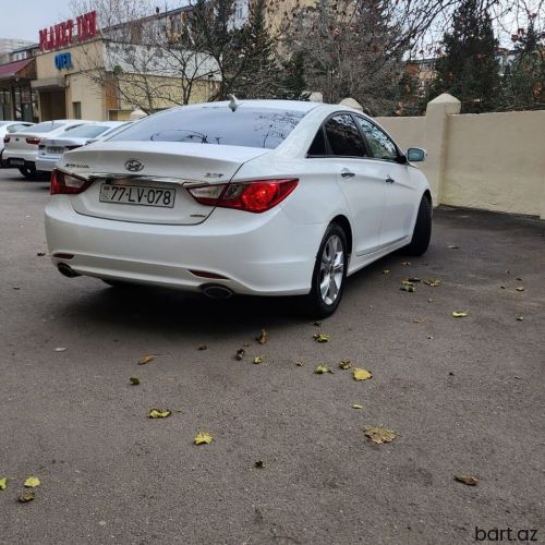Hyundai Sonata: 2 l | 2011 il 