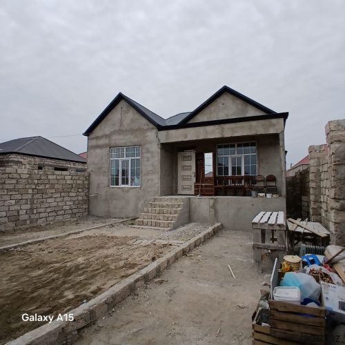 Maştağada 3 otaq orta təmir həyət evi