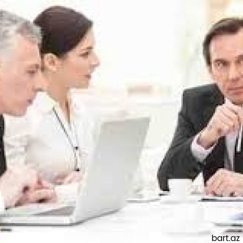 Ofis menecer tələb olunur