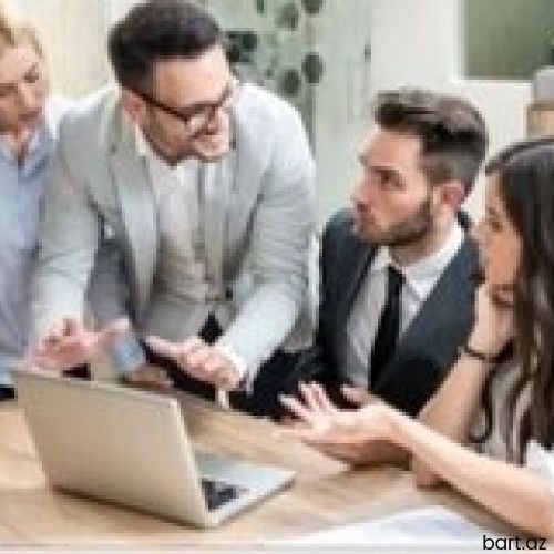 Ofis meneceri tələb edilir 