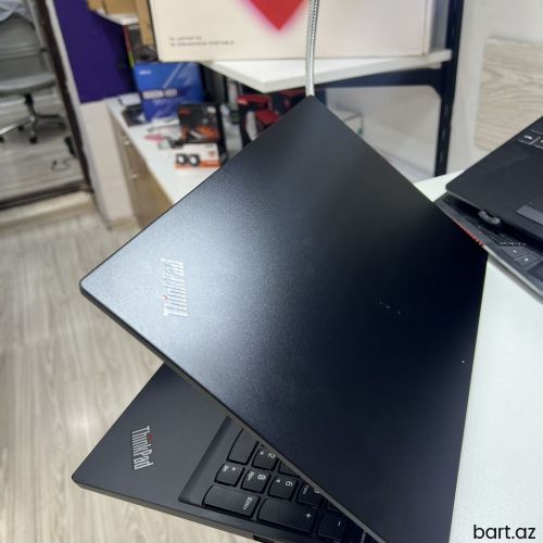 Intel Core i5, 16 GB, 15.6 