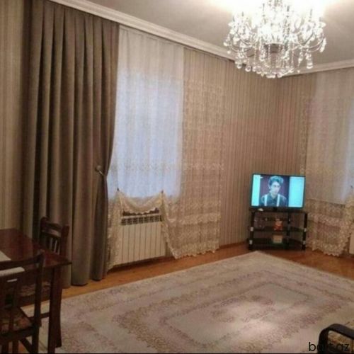 Binəqədi qəs. 3 otaqlı həyət evi satilir.
