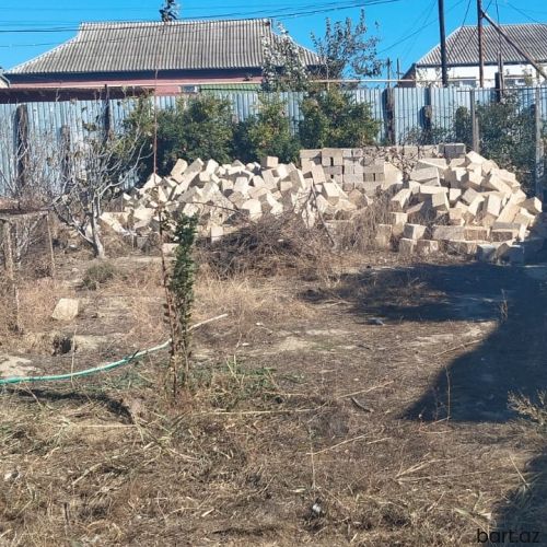 8 sotda 1 otaqli temirsiz ev 5000 das satilir