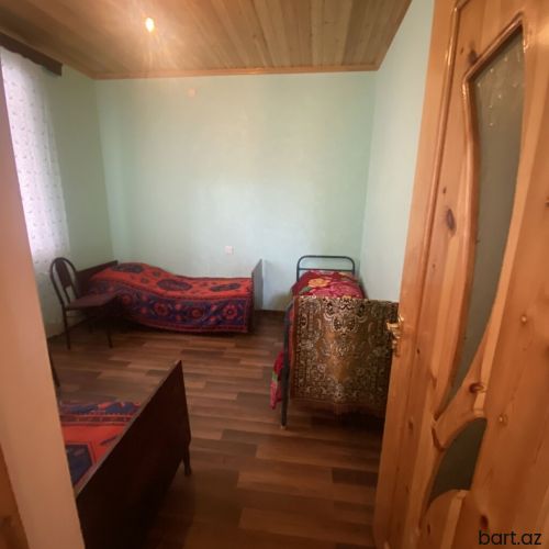 Nabran qəs-də 5 otaqli həyət evi satilir.