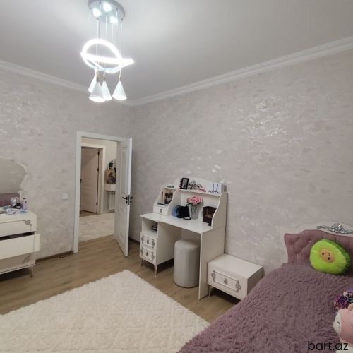 Yeni Suraxanı 3 otaqlı həyət evi satilir.