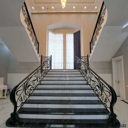 Mərdəkanda 5 otaqlı 2 mərtəbə villa