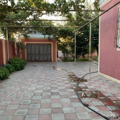 Albalıda həyət evi satılır