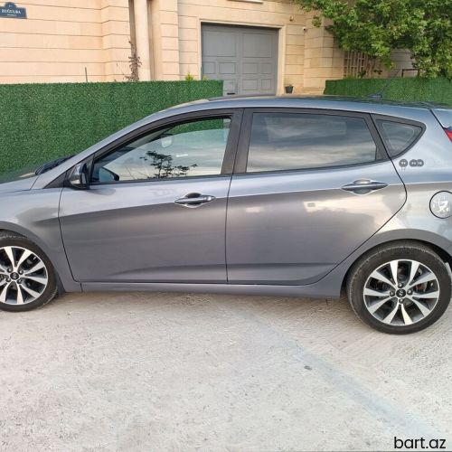 Hyundai Accent: 1.6 l | 2017 il 