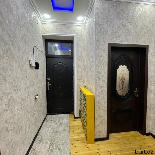 Binəqədi qəs. 3 otaqlı həyət evi satilir.