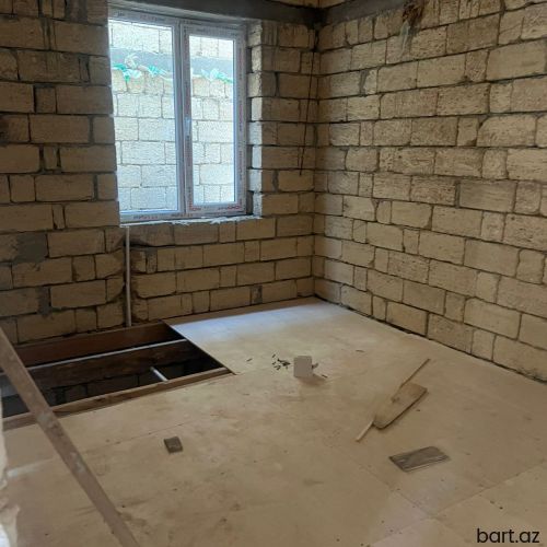 kreditle 3 otaqli heyet evi
