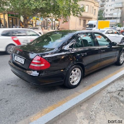 Mercedes-Benz E 240: 2.4 l | 2002 il