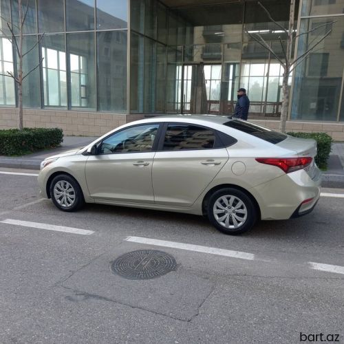 Hyundai Accent: 1.6 l | 2018 il 