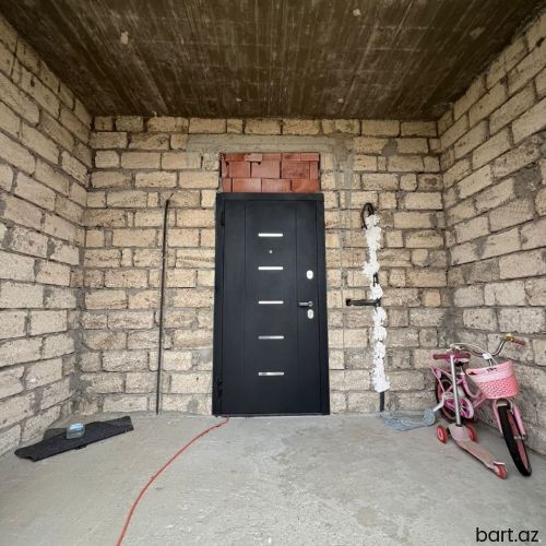  Buzovnada  2 mərtəbəli bağ evi satılır