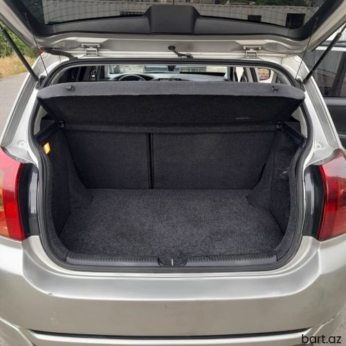 Toyota Corolla: 1.4 l | 2006 il