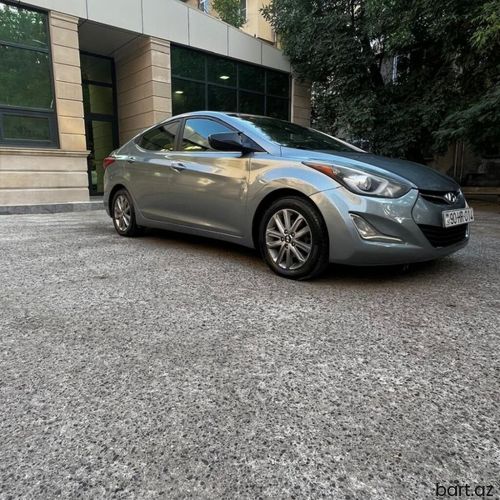 Hyundai Elantra: 1.8 l | 2013 il