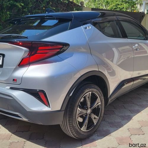 Toyota C-HR: 2 l | 2022 il 