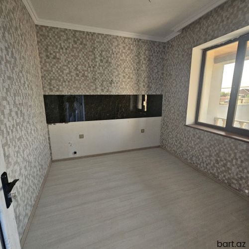 Sumqayıt şəhərində 3 otaqli həyət evi satilir.