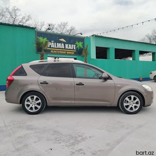 Kia Ceed: 1.4 l | 2008 il