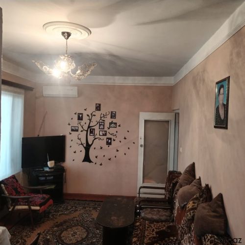 5-ci mərtəbədə bina evi satılır